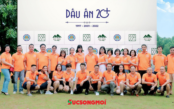 ao-dong-phuc-hop-lop-tao-su-tu-tin-cho-nguoi-mac