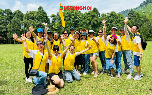 dong-phuc-teambuilding-mau-vang-3