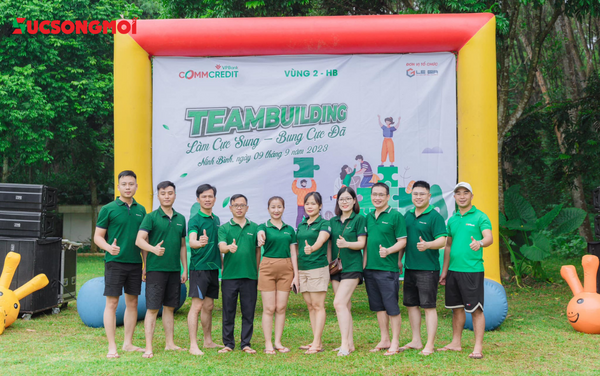 dong-phuc-teambuilding-mau-xanh-la-2