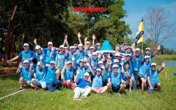 dong-phuc-teambuilding-mau-xanh-nuoc-bien